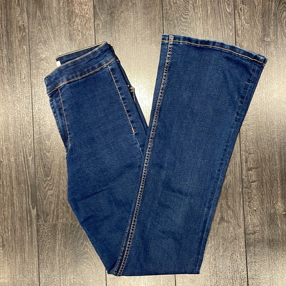 zara, high waist, flare jeans - Picture 4 of 4